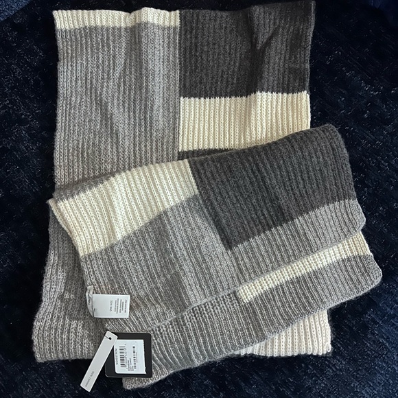 Cashmere Colorblock Scarf - Picture 2 of 6
